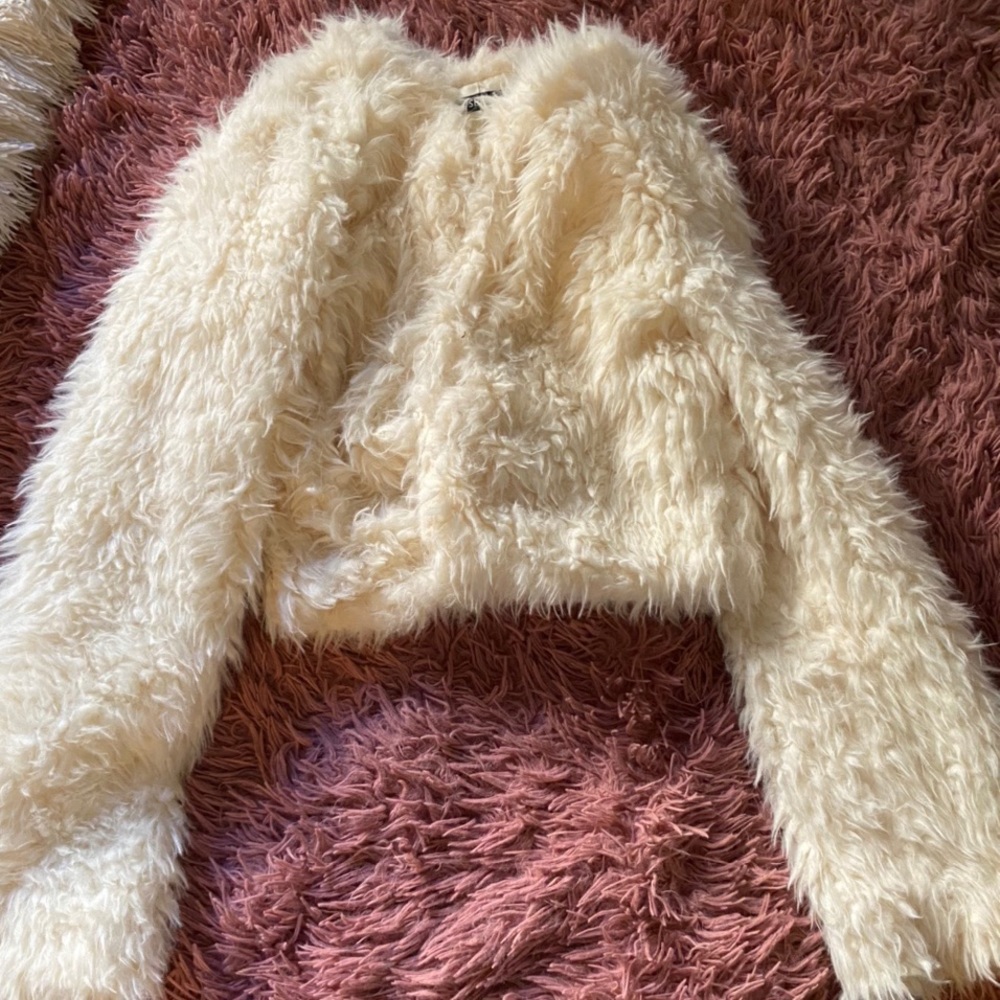 White crop faux fur jacket